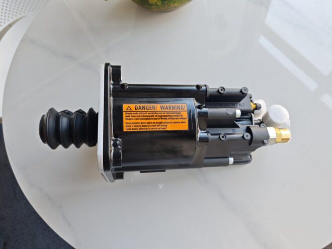 WG9700240035AMT离合器助力缸 - Image 3